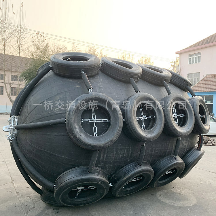 充气橡胶护舷